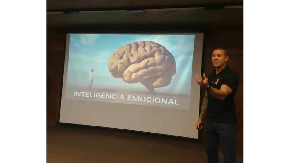 PRF-SP realiza palestra sobre inteligência emocional para policiais