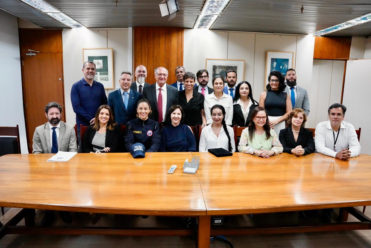 FENAPRF participa de reunião com o Vice-Presidente Geraldo Alckmin em defesa dos direitos previdenciários dos policiais